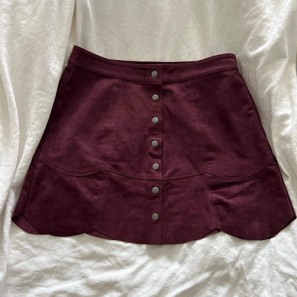 American Eagle Outfitters Women's Button-Front Scallop Hem Skirt in Deep Wine